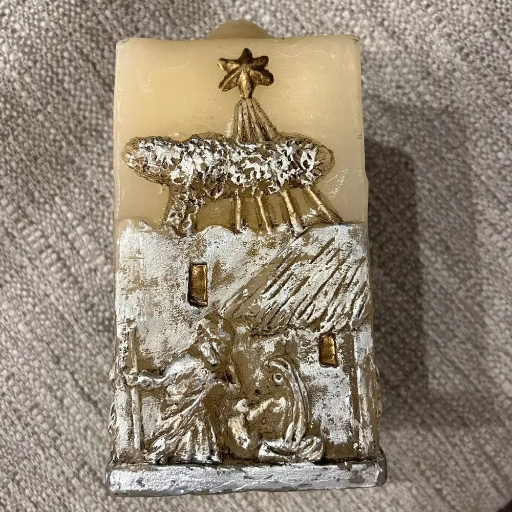 Absolutely stunning manger scene candle